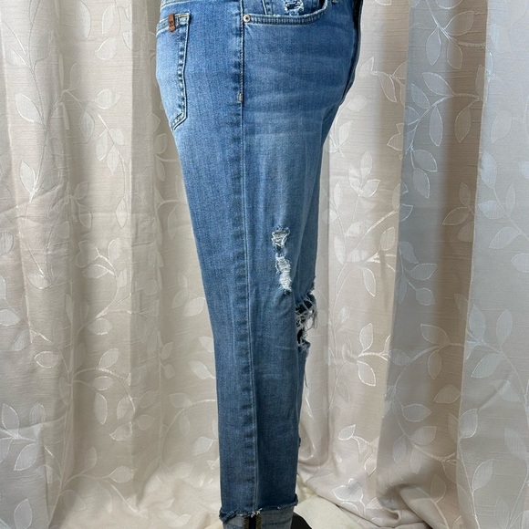 Joe’s Jeans Women’s Size‎ 28 Cuff Crop Distressed Wakley  Medium Wash Mid-Rise - Picture 3 of 11